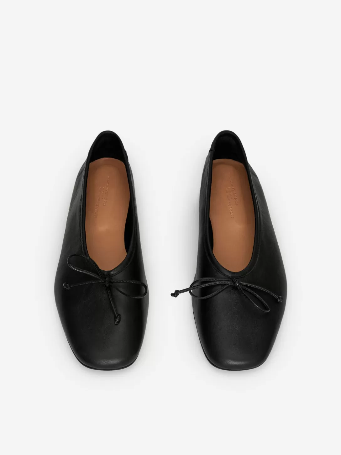 Scarpe Ballerine ARKET in Pelle Morbida - Flat Confortevoli con Design Minimalista