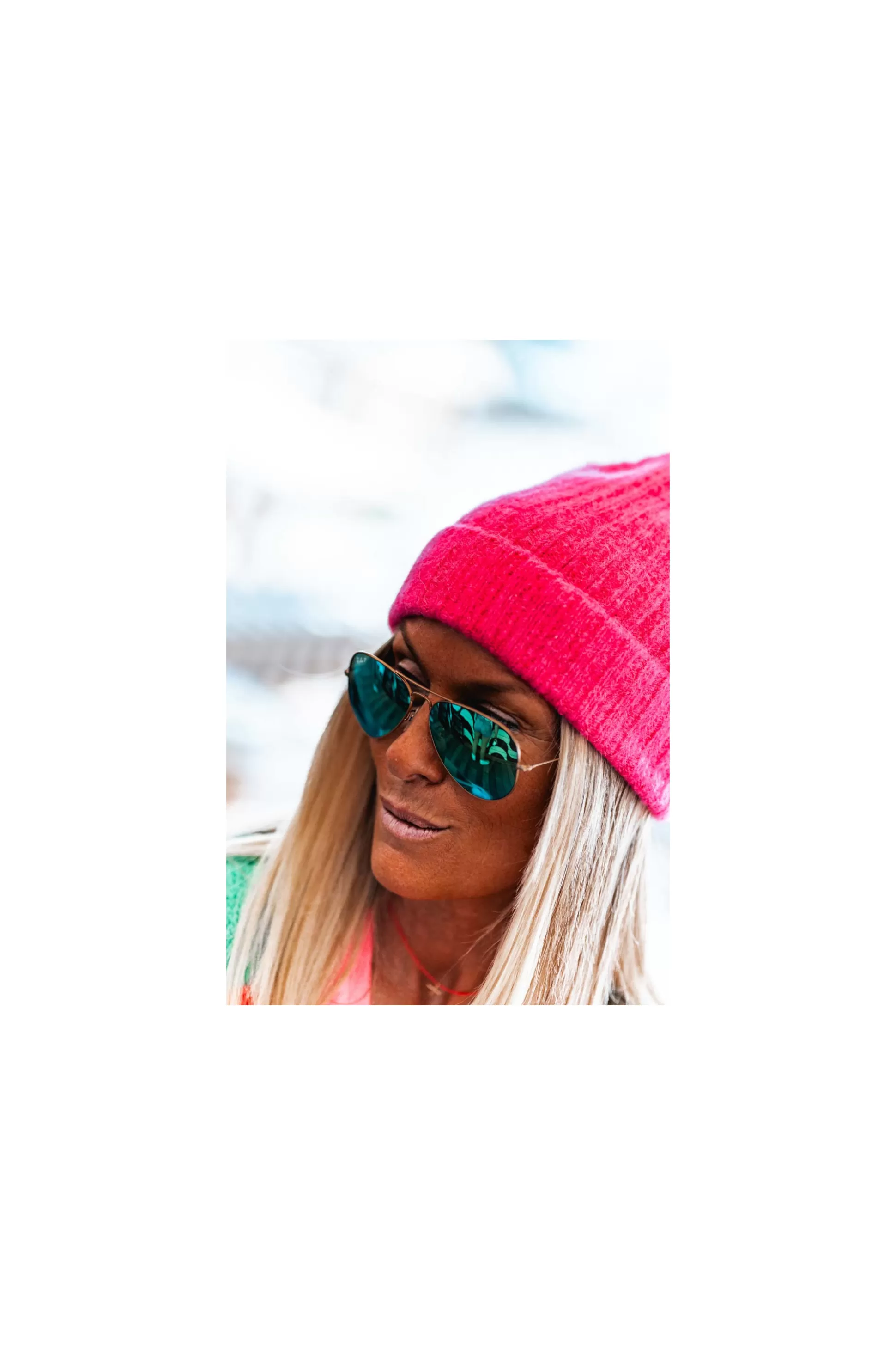 Cappellino in Pizzo Nuovo - Delizioso Color Fucsia per Donna, Accessori Moda Primavera 2024