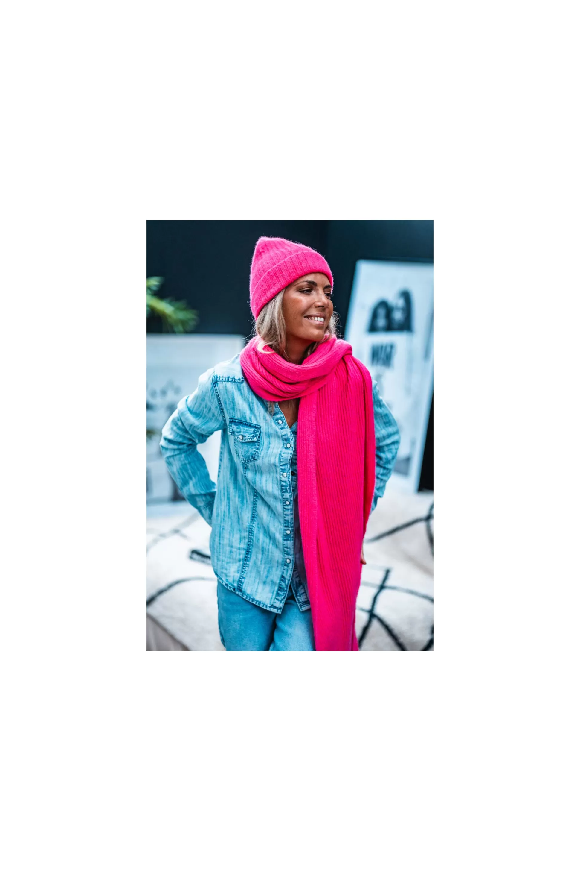 Cappellino in Pizzo Nuovo - Delizioso Color Fucsia per Donna, Accessori Moda Primavera 2024