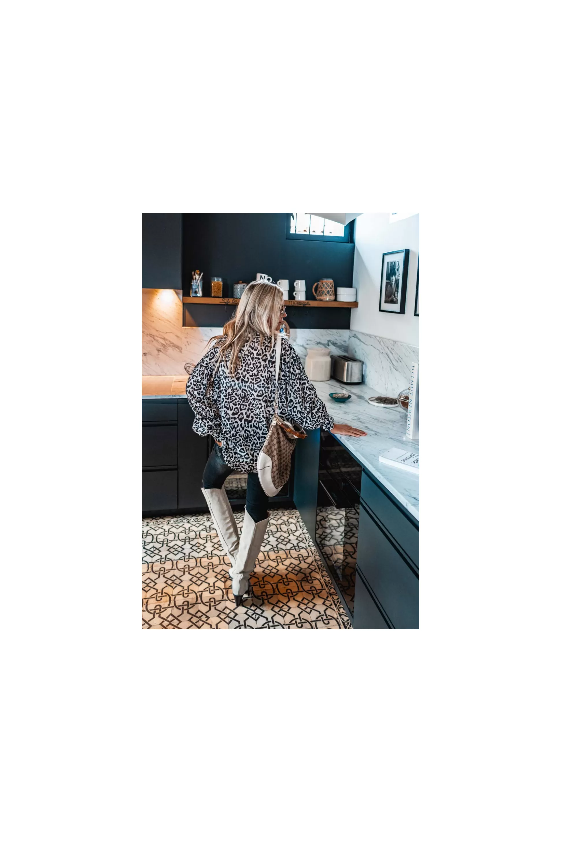 Camicia Femminile Banditas Solero con Stampa Leopardo - Tops Eleganti per Primavera/Estate 2024