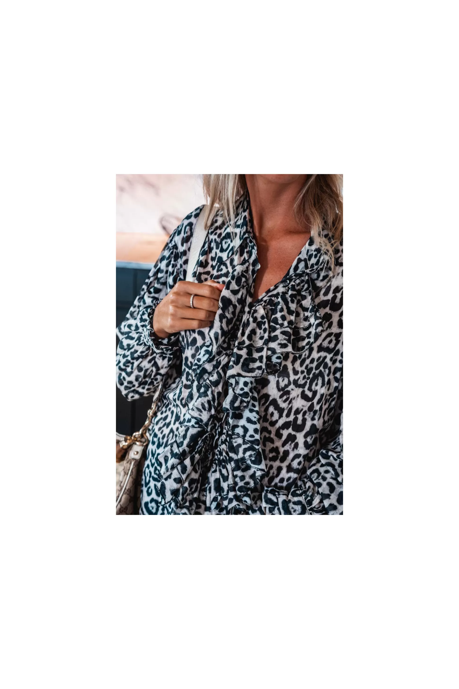 Camicia Femminile Banditas Solero con Stampa Leopardo - Tops Eleganti per Primavera/Estate 2024