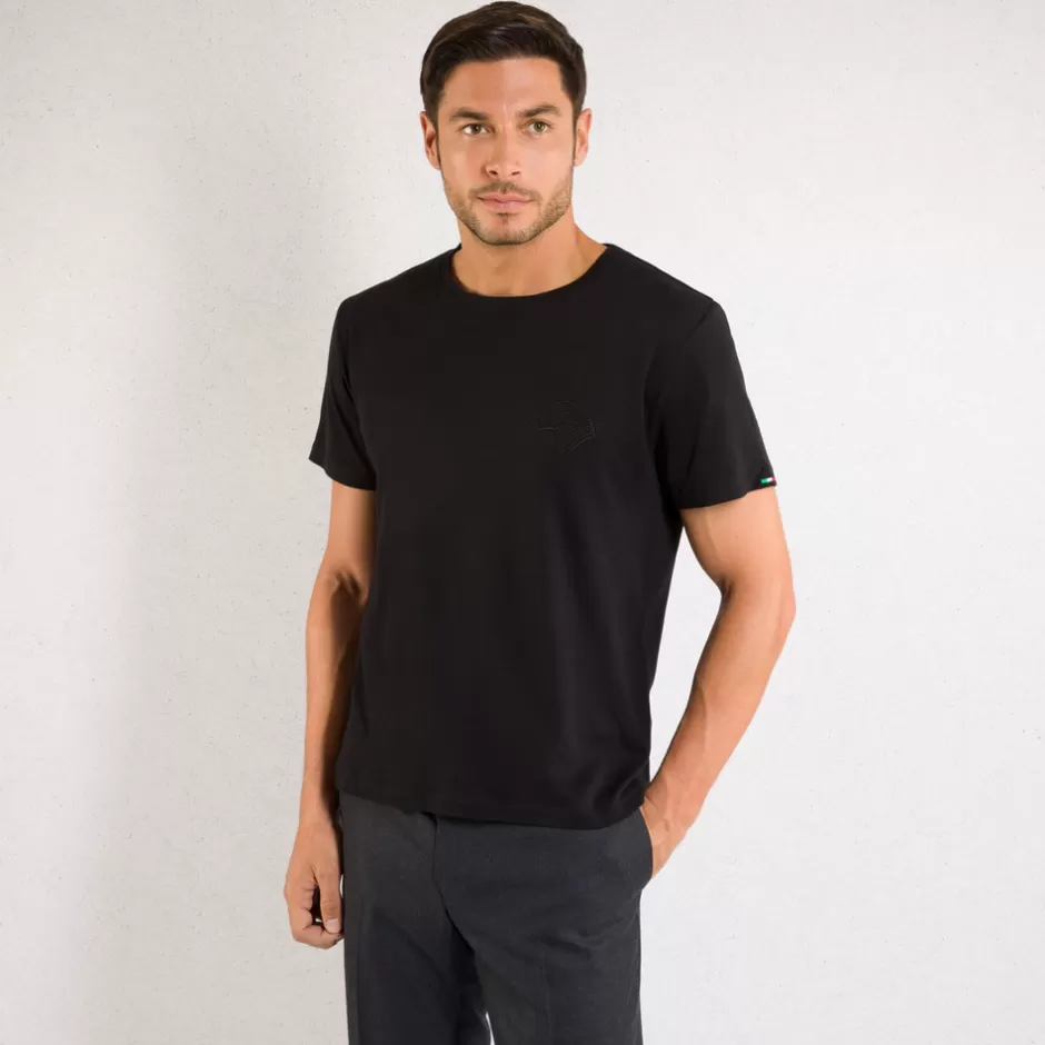 Stefano Ricci: Maglietta Classica con Scollo a Mezzo Collo - Acquista Online

（：  
Maglietta Essentials Uomo - Scollo Tondo Stefano Ricci  
Maglietta Iconica in Cotone Puro - Collezione Stefano Ricci  
Stefano Ricci Maglietta Uomo - Scollo Rotondo da Collezione  
Maglietta Oversize con Ricamo - Stefano Ricci Edizione Limitata  
Scollo Tondo Premium - Maglietta Lussuosa Stefano Ricci  
Stefano Ricci: Maglietta Essenziale con Scollo a Mezzo Collo  
Maglietta Unisex in Puro Cotone - Linea Classica Stefano Ricci）
