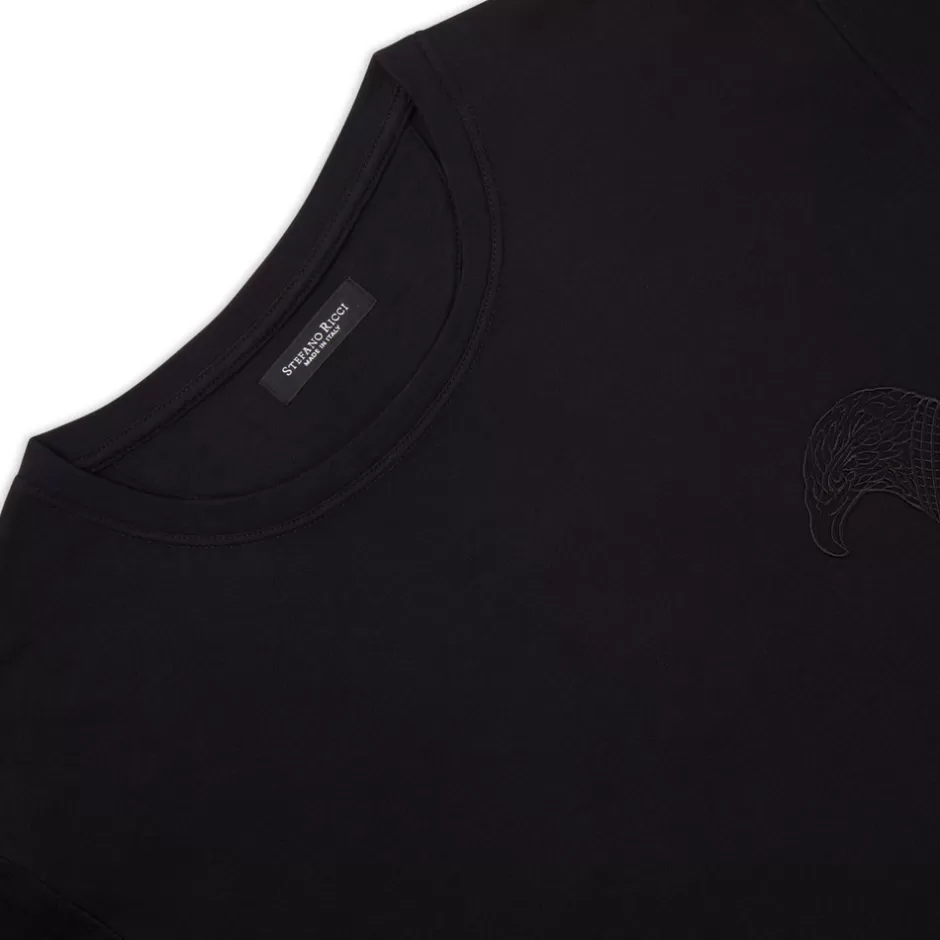 Stefano Ricci: Maglietta Classica con Scollo a Mezzo Collo - Acquista Online

（：  
Maglietta Essentials Uomo - Scollo Tondo Stefano Ricci  
Maglietta Iconica in Cotone Puro - Collezione Stefano Ricci  
Stefano Ricci Maglietta Uomo - Scollo Rotondo da Collezione  
Maglietta Oversize con Ricamo - Stefano Ricci Edizione Limitata  
Scollo Tondo Premium - Maglietta Lussuosa Stefano Ricci  
Stefano Ricci: Maglietta Essenziale con Scollo a Mezzo Collo  
Maglietta Unisex in Puro Cotone - Linea Classica Stefano Ricci）
