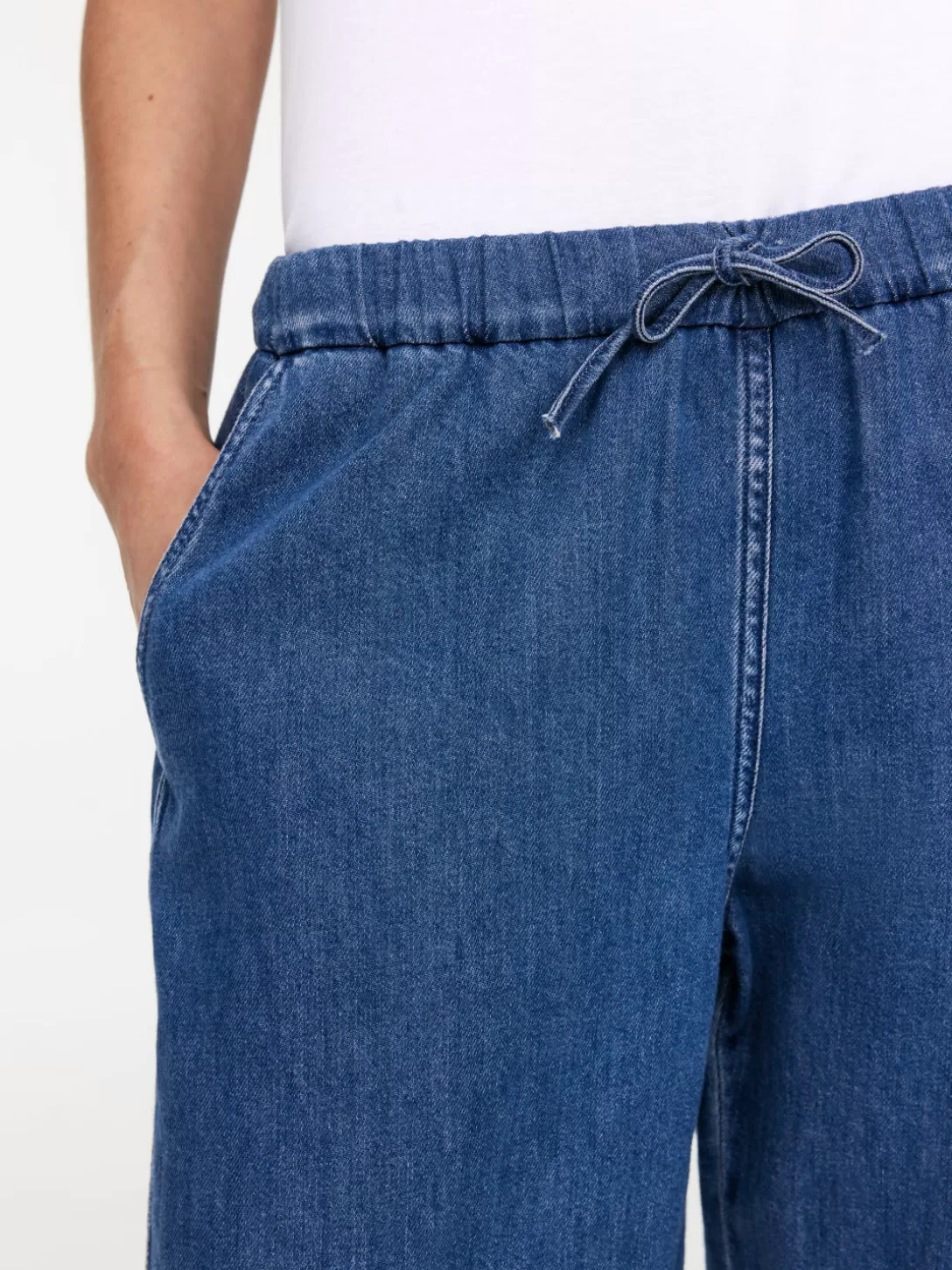ARKET Jeans Denimbyxa a Vita Media Con Cerniera - Taglio Moderno e Confortevile