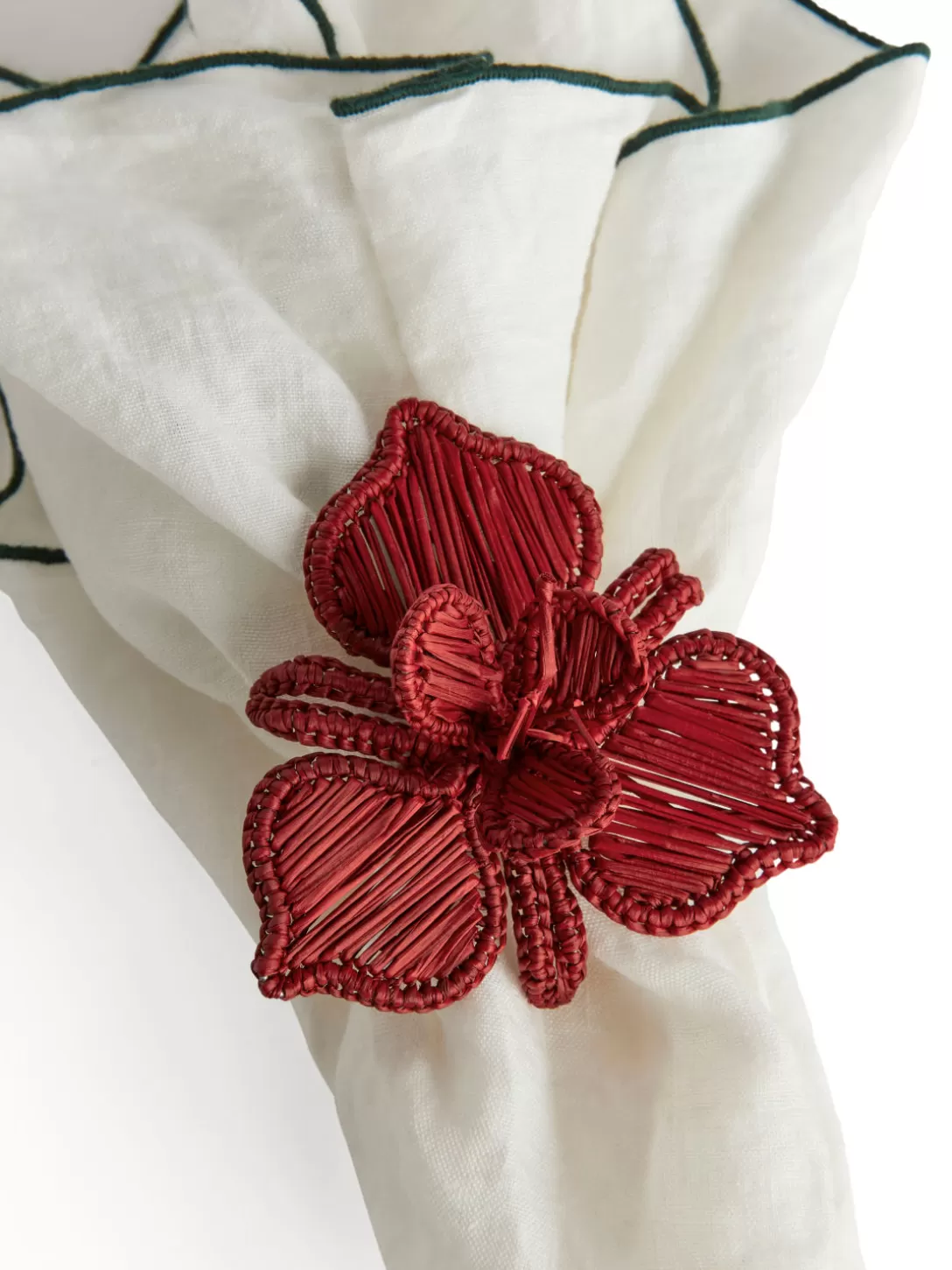 Elegante portatovaglioli con fiori tropicali - Accessori da tavola ispirati alla guanabana ARKET