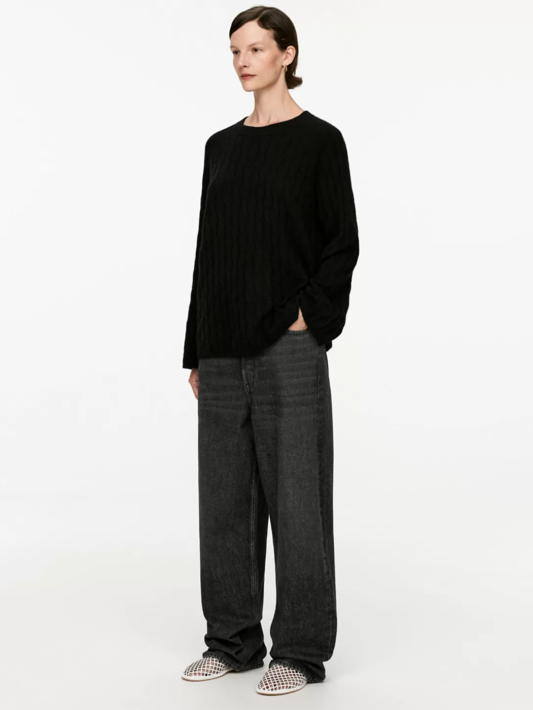 Maglione invernale a trecce in Kashmir e Lana Pura - Cardigan artigianali con lavorazione a mano per autunno-inverno 

Maglioni oversize con motivo a treccia - Lana pregiata e cashmere per un comfort naturale 

Cardigan lavorati a maglia con filati misti - Lana vergine e Kashmir per temperature fredde 

Maglioni invernali con motivo a treccia - Realizzati a mano con filati premium di cashmere e lana cardata