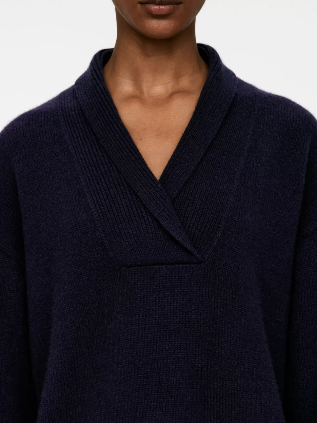 Maglione in Cashmere del Kashmir - ARKET Collection con Trama Artigianale per Conforto senza Tempo, Maglioni e Cardigan Eleganti per Stagioni Fredde