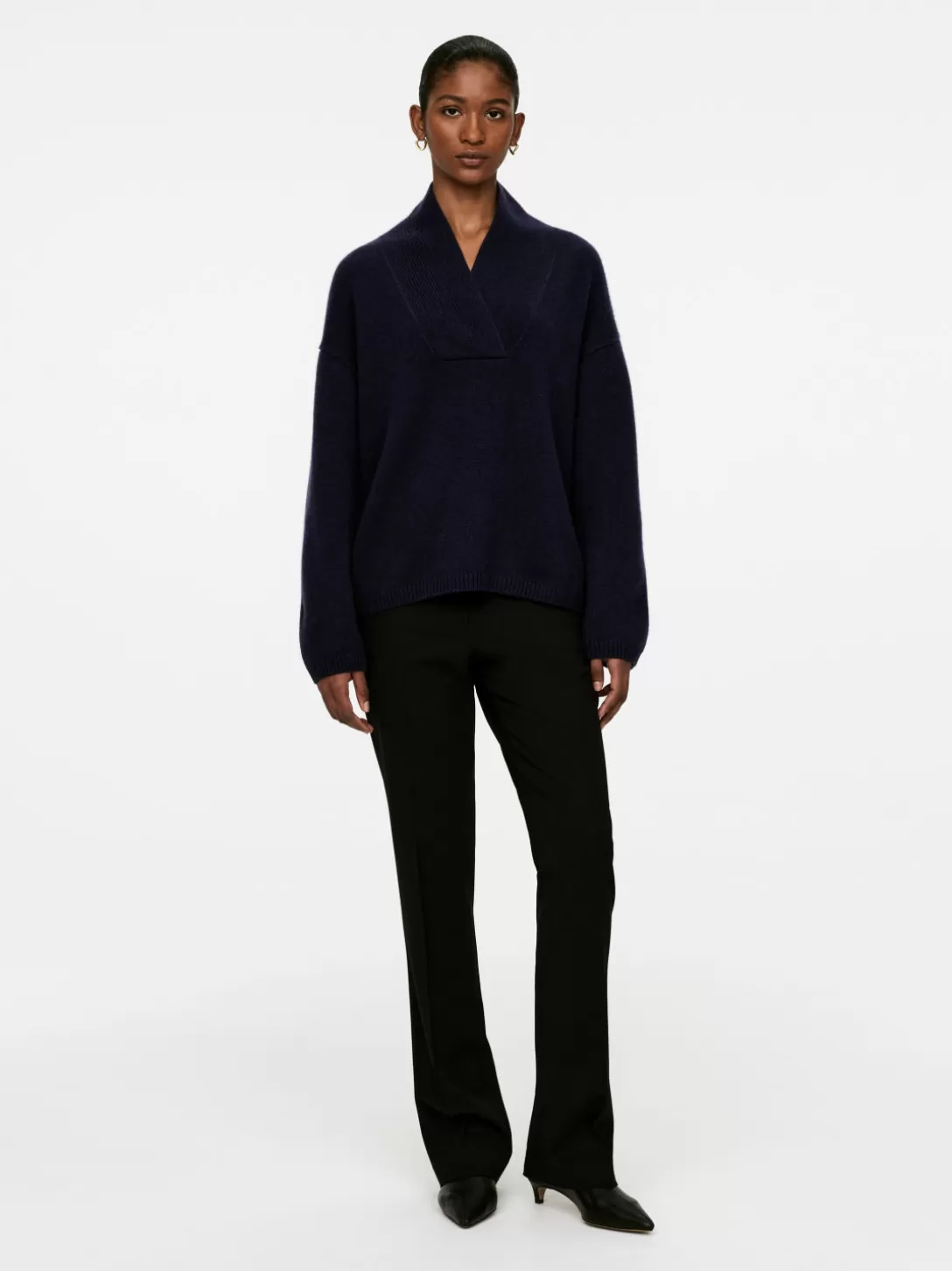 Maglione in Cashmere del Kashmir - ARKET Collection con Trama Artigianale per Conforto senza Tempo, Maglioni e Cardigan Eleganti per Stagioni Fredde