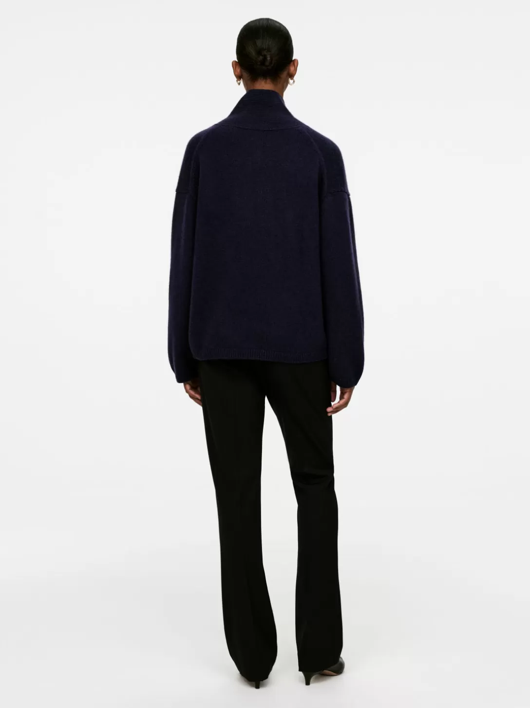 Maglione in Cashmere del Kashmir - ARKET Collection con Trama Artigianale per Conforto senza Tempo, Maglioni e Cardigan Eleganti per Stagioni Fredde