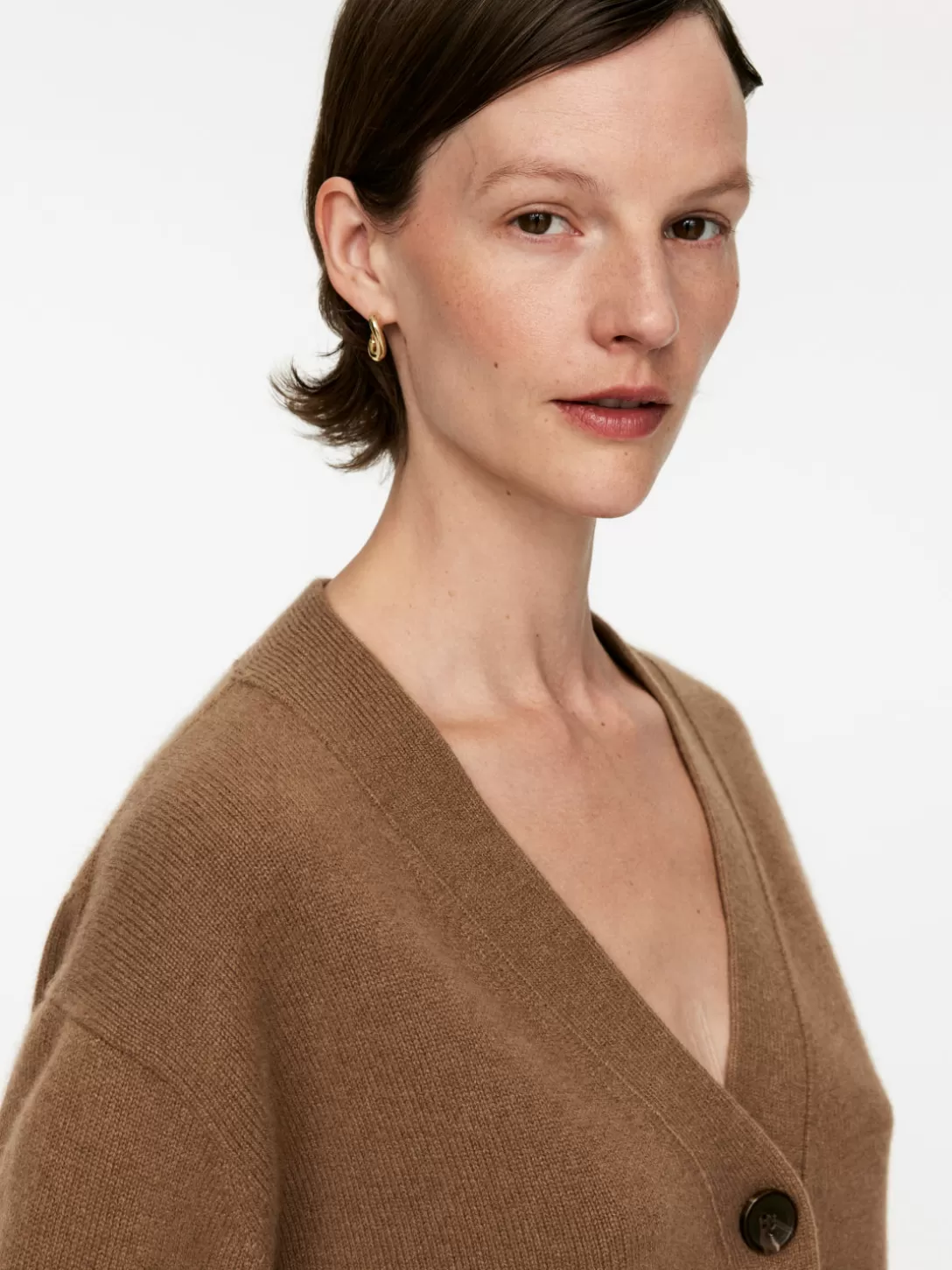 Cardigan Kashmir ARKET in Lana e Cashmere - Maglioni Confortevoli e Cardigan Lavorati a Maglia per l'Inverno