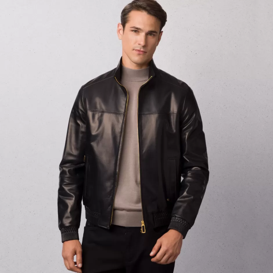 Giubbotto Iconico in Pelle d'Agnello Suprema - Collezione Esclusiva Stefano Ricci 

Precisi dettagli artigianali, design senza tempo per un capo outerwear di lusso che celebra l'eccellenza del Made in Italy.
