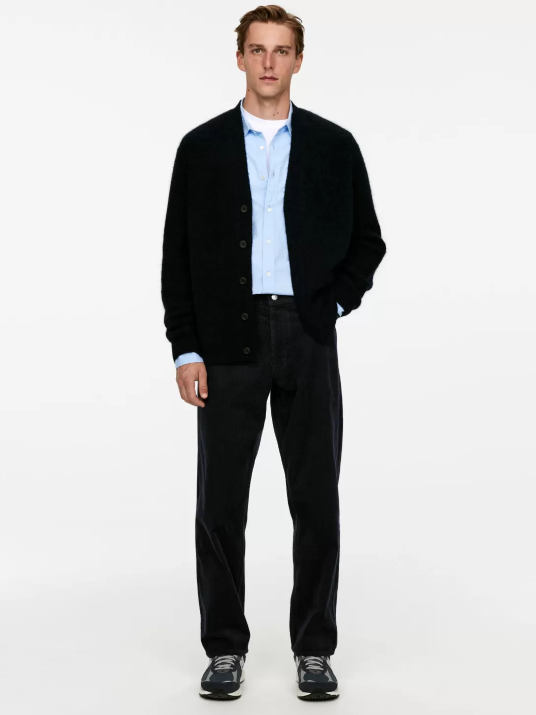 ARKET Pantaloni Largo Fit Manchester - Modello Comodo Casual Uomo 

Pantaloni ARKET in Tessuto Resistente - Taglio Relaxed Collezione Manchester 

ARKET Manchester Fit Essential - Pantaloni Oversize Lifestyle Urbani 

Pantaloni Uomo ARKET Manchester Edition - Design Morbido e Confortevole 

ARKET Essential Trouser Manchester Line - Modello All-day Comfort Uomo