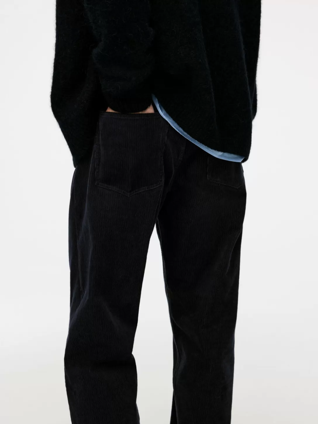 ARKET Pantaloni Largo Fit Manchester - Modello Comodo Casual Uomo 

Pantaloni ARKET in Tessuto Resistente - Taglio Relaxed Collezione Manchester 

ARKET Manchester Fit Essential - Pantaloni Oversize Lifestyle Urbani 

Pantaloni Uomo ARKET Manchester Edition - Design Morbido e Confortevole 

ARKET Essential Trouser Manchester Line - Modello All-day Comfort Uomo