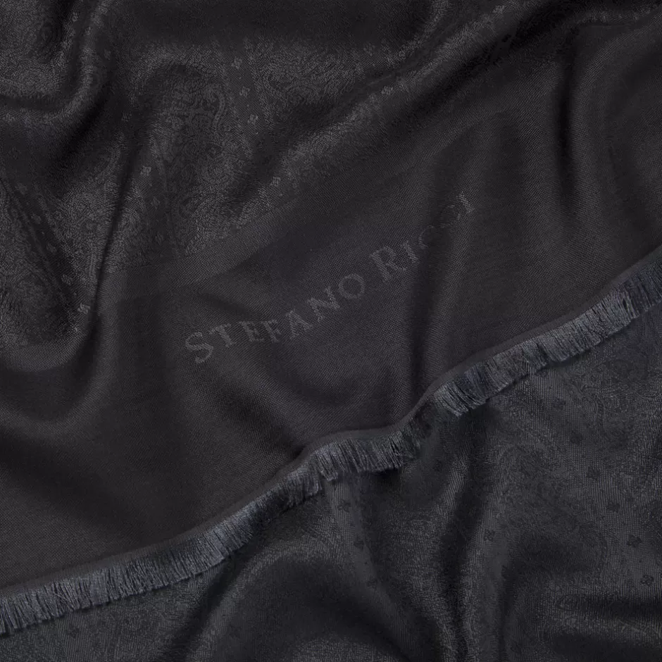 Sciarpa in Seta e Cashmere Pregiata - Eccellenza Artigianale Stefano Ricci

Luxury alternative: Sciarpa da Collezione in Seta Morbida con Tocco Cashmere - Firato Stefano Ricci