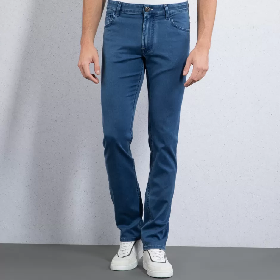 Jeans Affusolati Premium in Denim Elasticizzato | Modelli Slim-Moderato con Fodera Iconica - Collezione Autunno Stefano Ricci Outlet Ufficiale 

(Alternativa 1: Pantaloni a Sigaretta in Tela Denim Rinforzata | Taglio Confortevole con Design Esclusivo - Linea Outlet Originale Stefano Ricci)

(Alternativa 2: Scopri la Collezione Jeans Tapered Stefano Ricci - Taglio Progressivo in Tessuto Premium con Cuciture Signature, Disponibile nello Store Outlet Autorizzato)