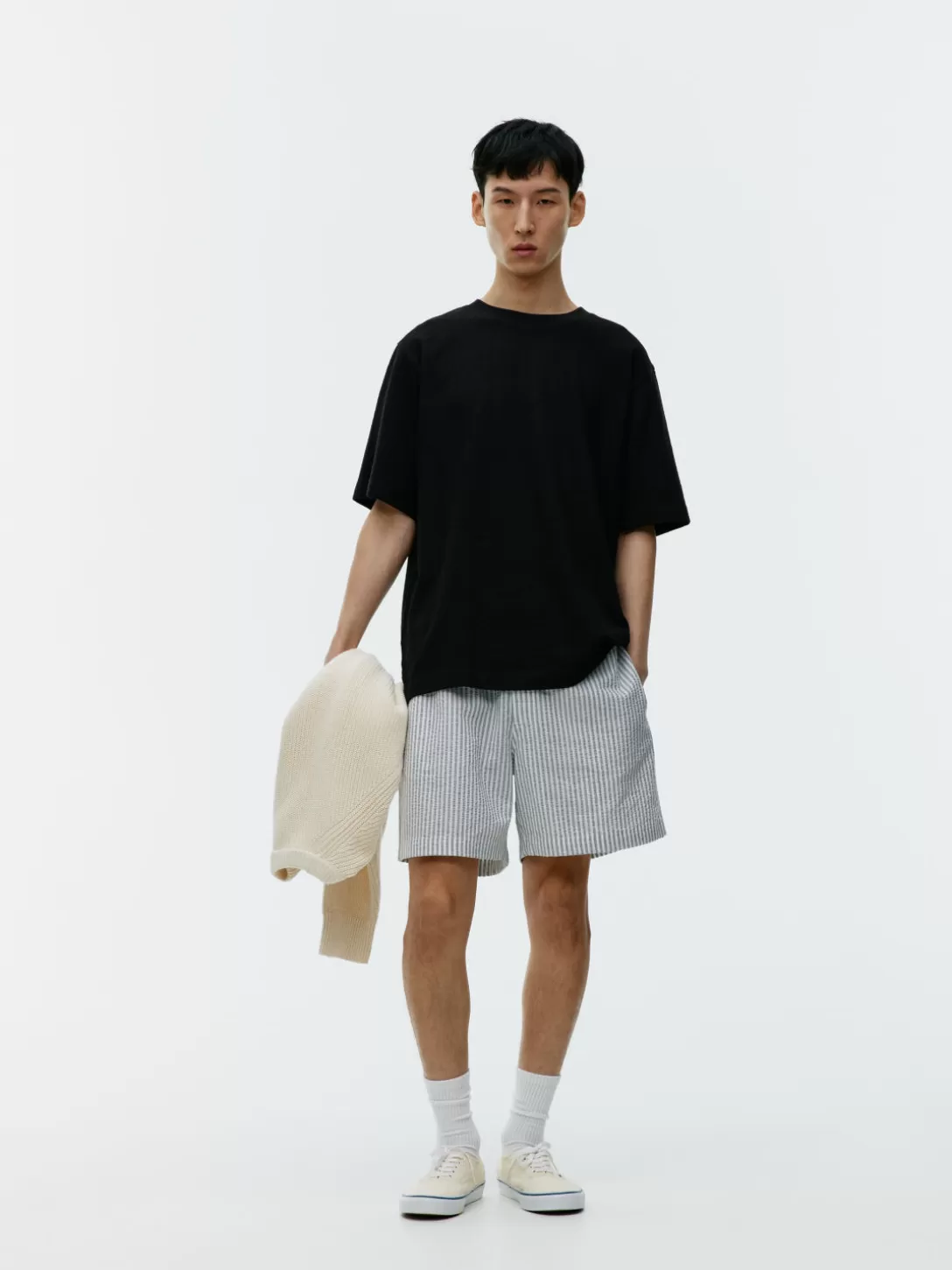 Maglietta casual ARKET con tessuto Bouclétrikå - Essential quotidiana