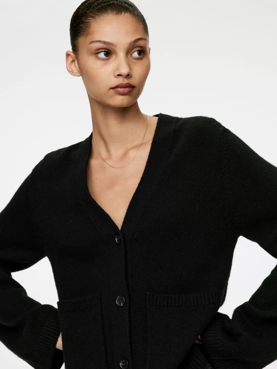 Maglioni in Lana ARKET - Cardigan e Pullover Trama Artigianale per Stagioni Fredde 

(Collezione Autunno-Inverno con Design Scandinavo - Confezione Morbida)