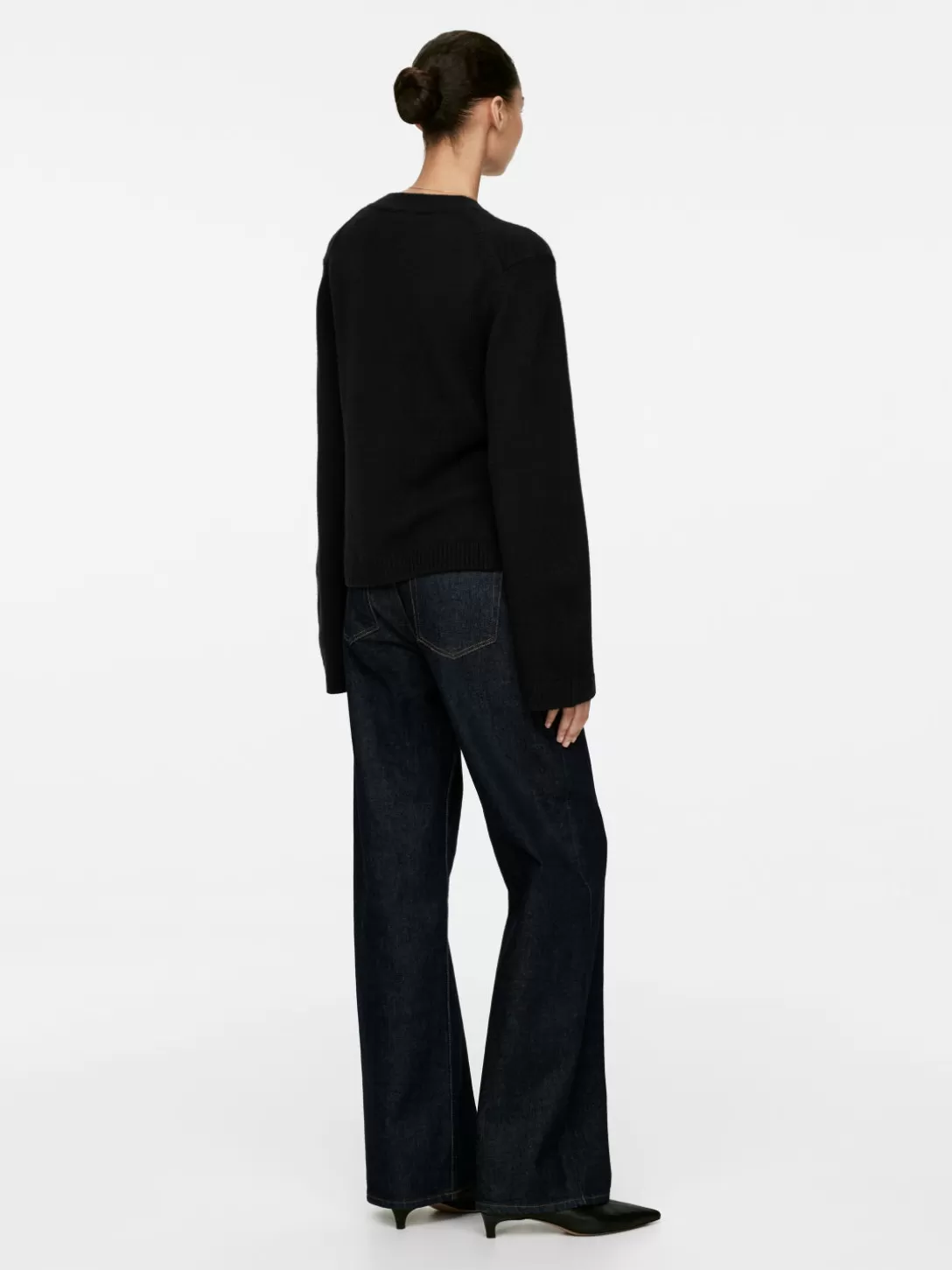 Maglioni in Lana ARKET - Cardigan e Pullover Trama Artigianale per Stagioni Fredde 

(Collezione Autunno-Inverno con Design Scandinavo - Confezione Morbida)