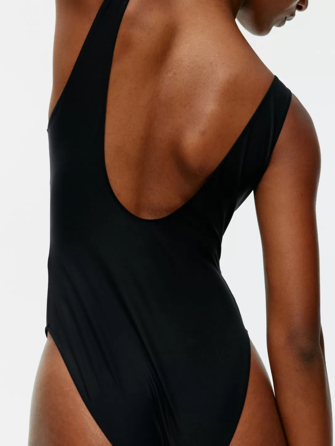 Costume intero con scollo a U - Moda mare elegante e confortevole